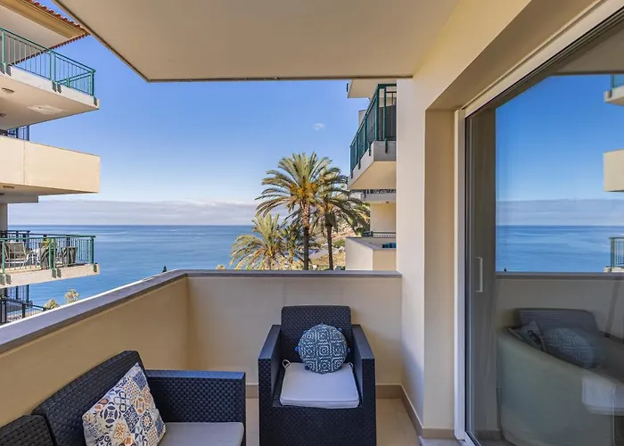 Atlantic Ocean View Апартаменты Фуншал